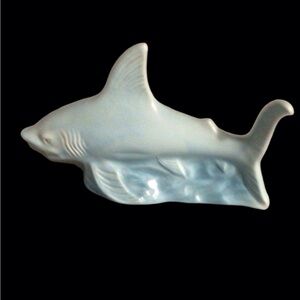 EUC...This Brazilian handcrafted ceramic shark is magnificent!!!